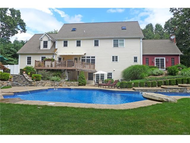 85 Pinetree Rd, Redding, CT 06896 - photo 1