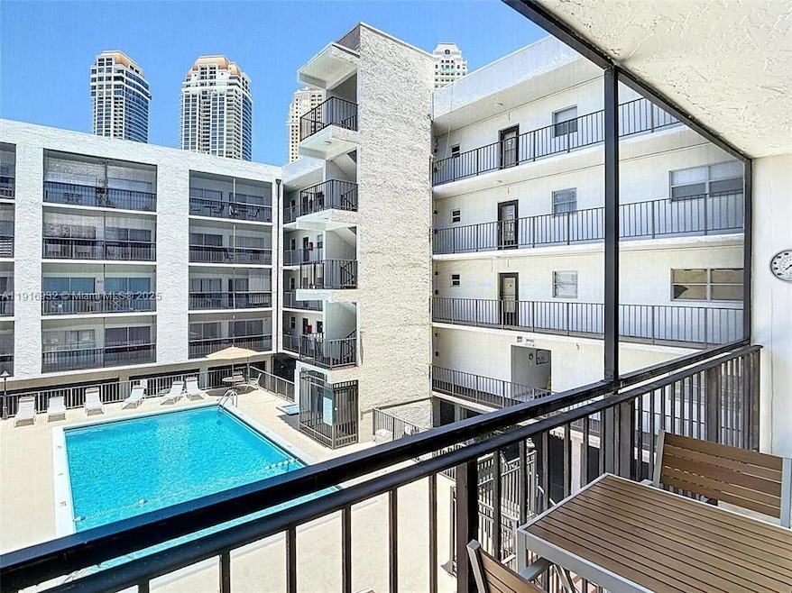 201 178th Dr unit 315, Sunny Isles Beach, FL 33160 - photo 1