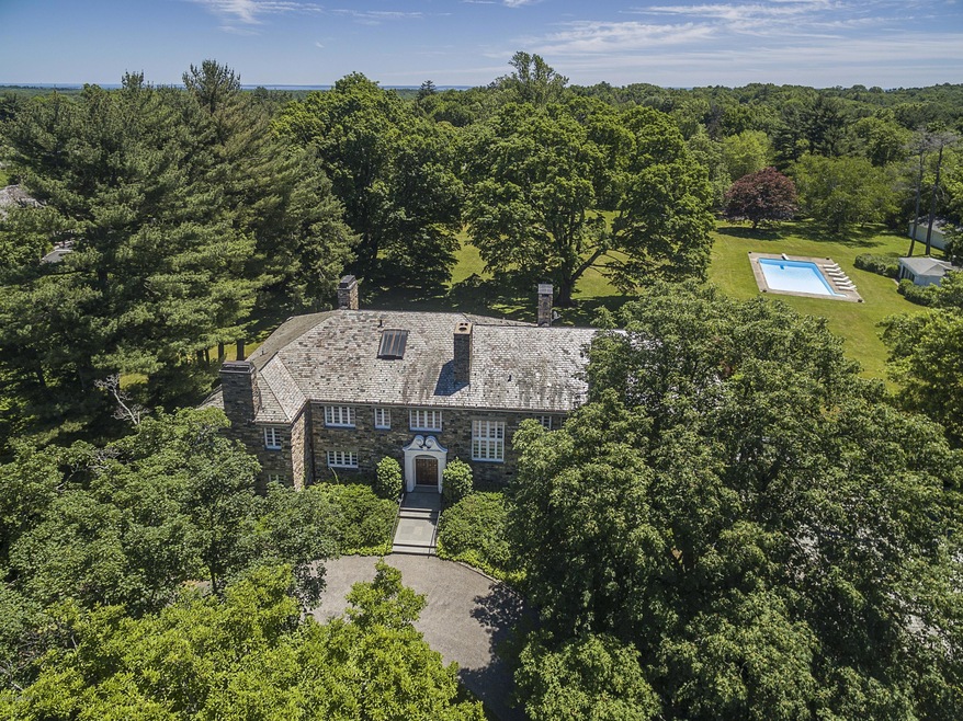 566 Round Hill Rd - Aerial front DJI_032