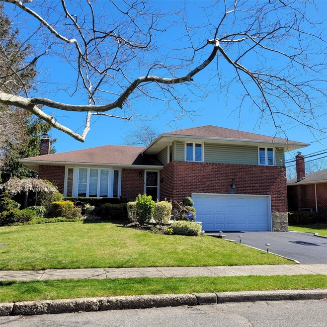 PROFESSIONALLY LANDSCAPED PROPERTY