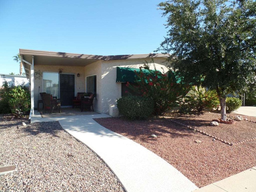 2701 N Wright Way 001