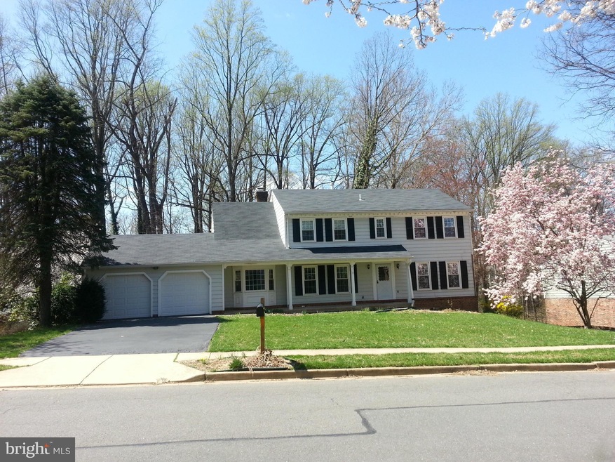 7715 Bridle Path Ln, McLean, VA 22102 - photo 1