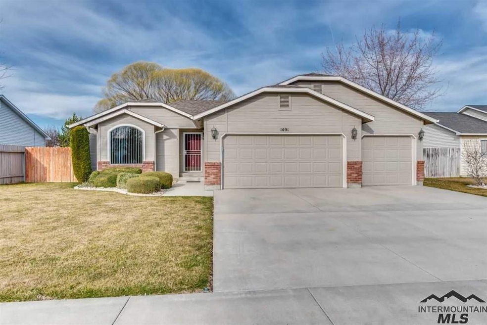 1401 Willow Creek Dr, Nampa, ID 83686 - photo 1