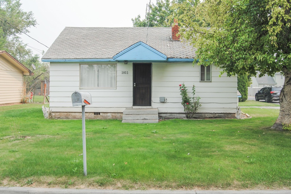 1811 S 9th Avenue - Yakima, WA 98902