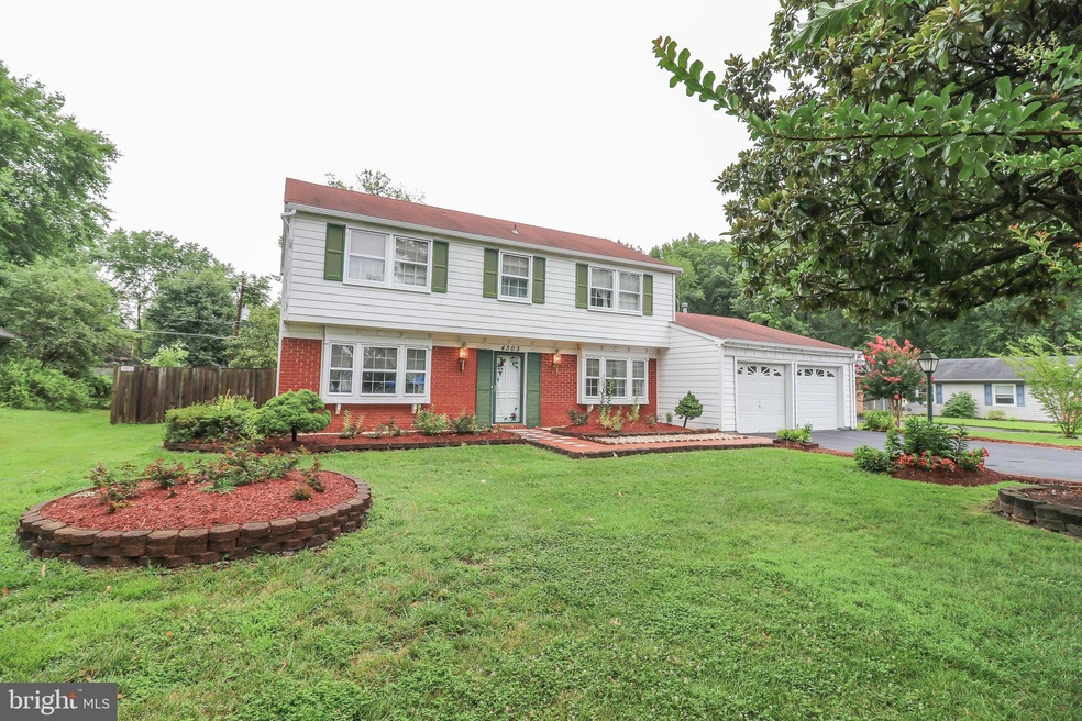 4305 Middle Ridge Dr, Fairfax, VA 22033 - photo 1