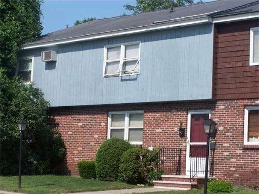 32 Shawsheen Ct unit B, Lawrence, MA 01843 - photo 1