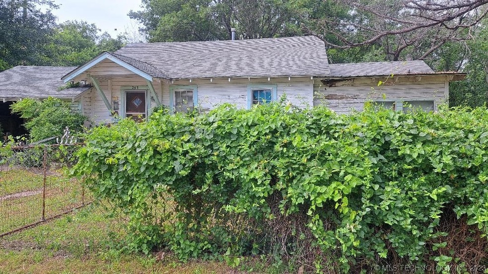 203 W Stonewall Ave, McAlester, OK 74501 For Sale