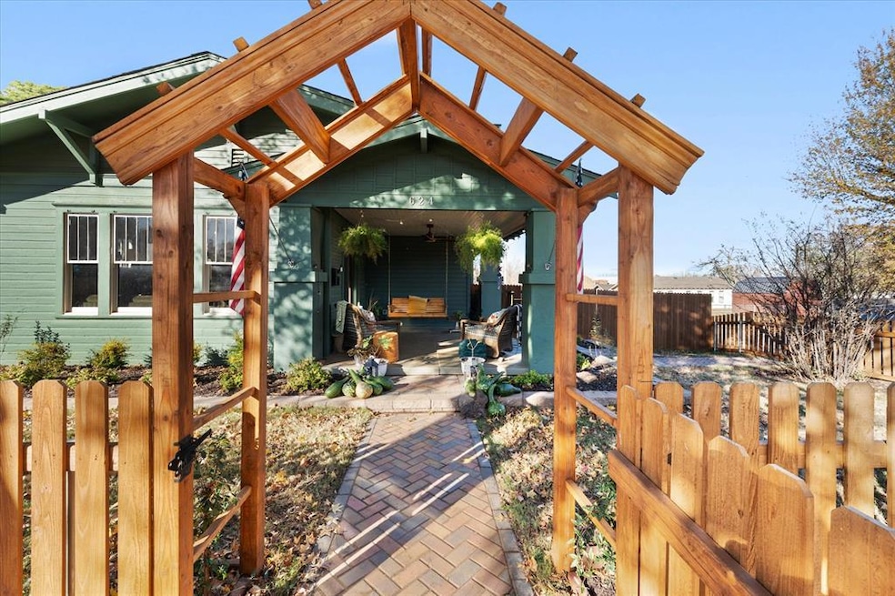 624 E Mansur Ave, Guthrie, OK 73044 - photo 1