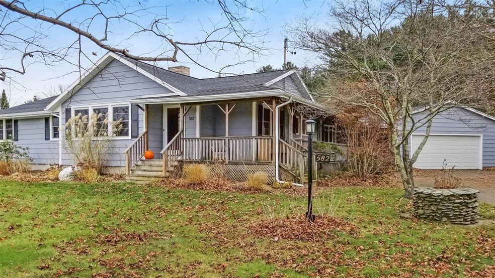 582 Main St, Acushnet, MA 02743 - photo 1