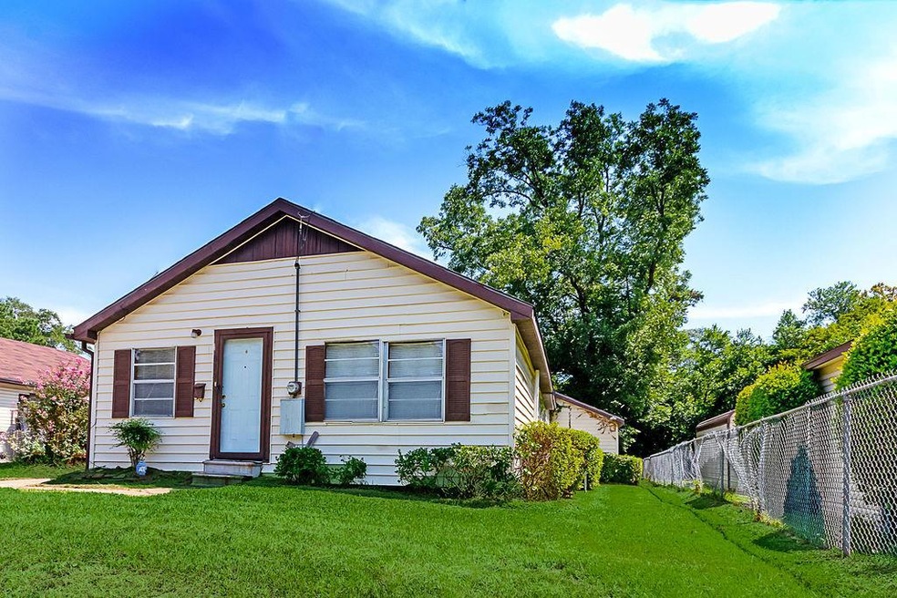 813 Arthur Weaver St, Nacogdoches, TX 75961 - photo 1