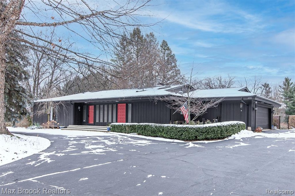 4381 Chisholm.jpg