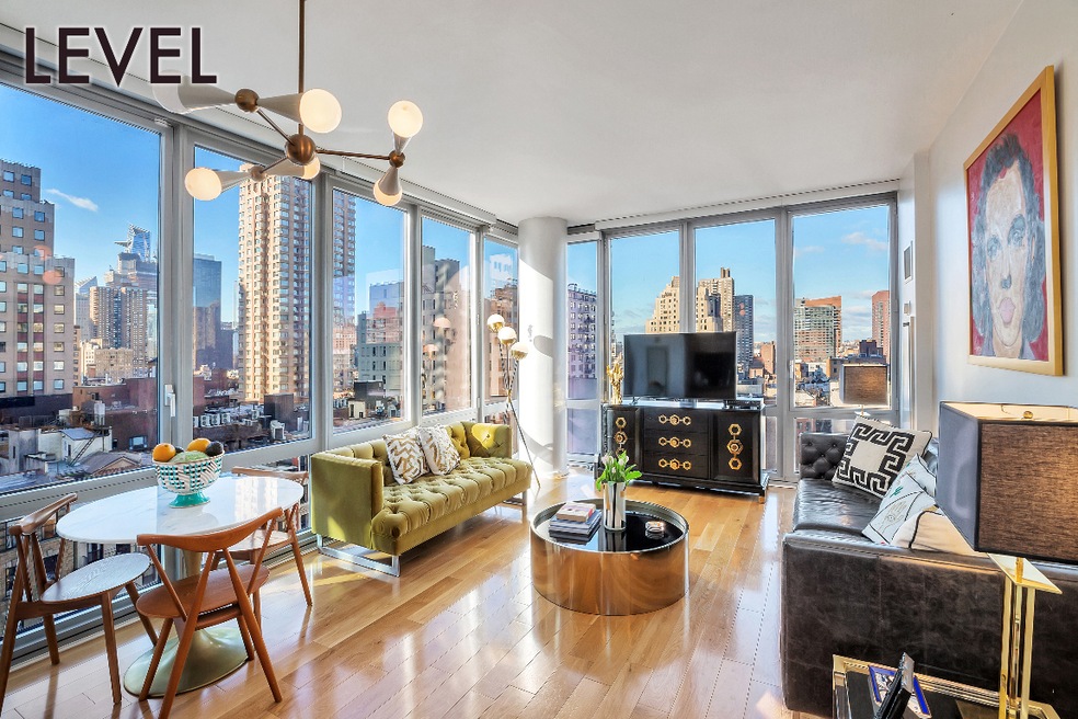 Sold $1,550,000 • Co-Listing Agent