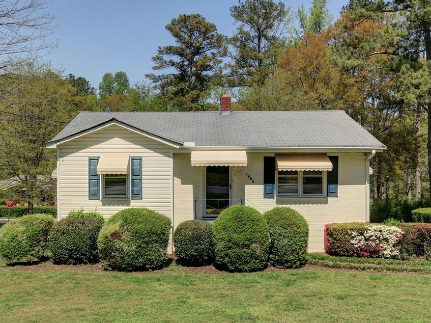 Adorable 3 Bedroom Cottage on Huge Corner Lot; Wel