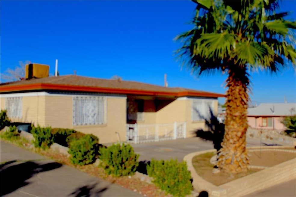 2813 Mckinley Ave, El Paso, TX 79930 - photo 1
