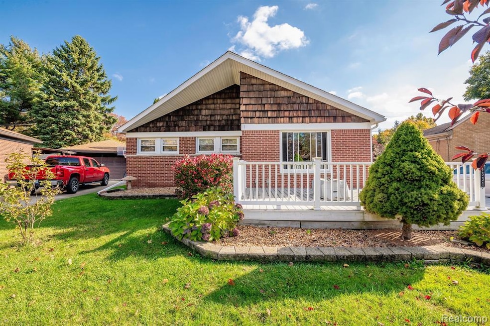 6331 Cortland Ave, Allen Park, MI 48101 - photo 1