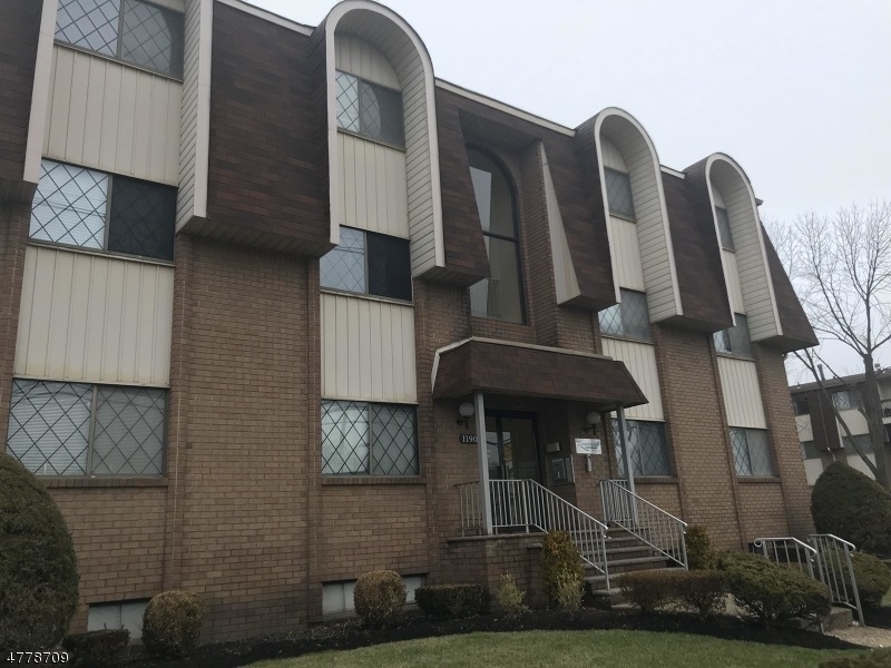 1190 W Saint Georges Ave unit A33, Linden, NJ 07036 - photo 1