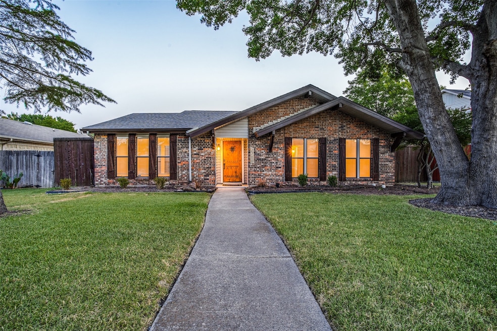 2700 Chancellor Dr, Plano, TX 75074 - photo 1