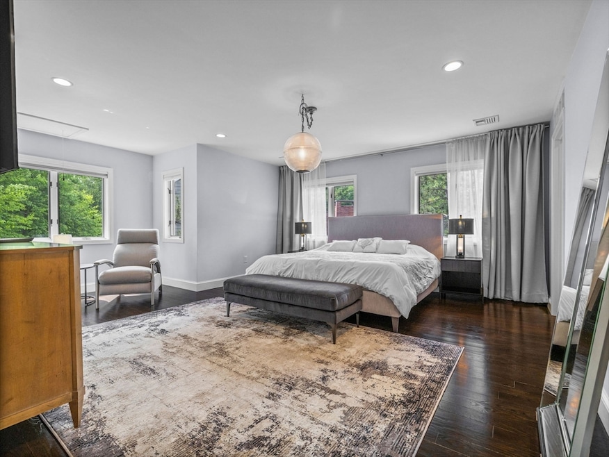 2 Benjamin Place unit 2, Chestnut Hill, MA 02467 - photo 1