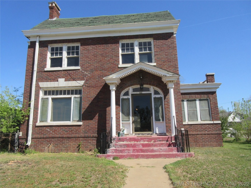 View of front of the home
