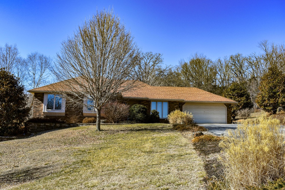 1801 Quail Ln Nixa Front