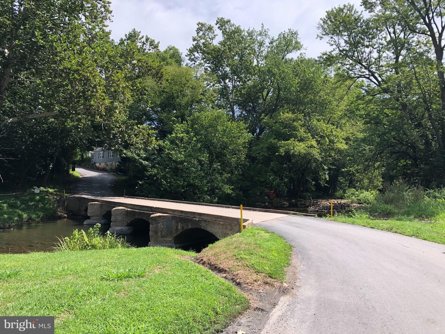 102 Massanutten St, Edinburg, VA 22824 - photo 1