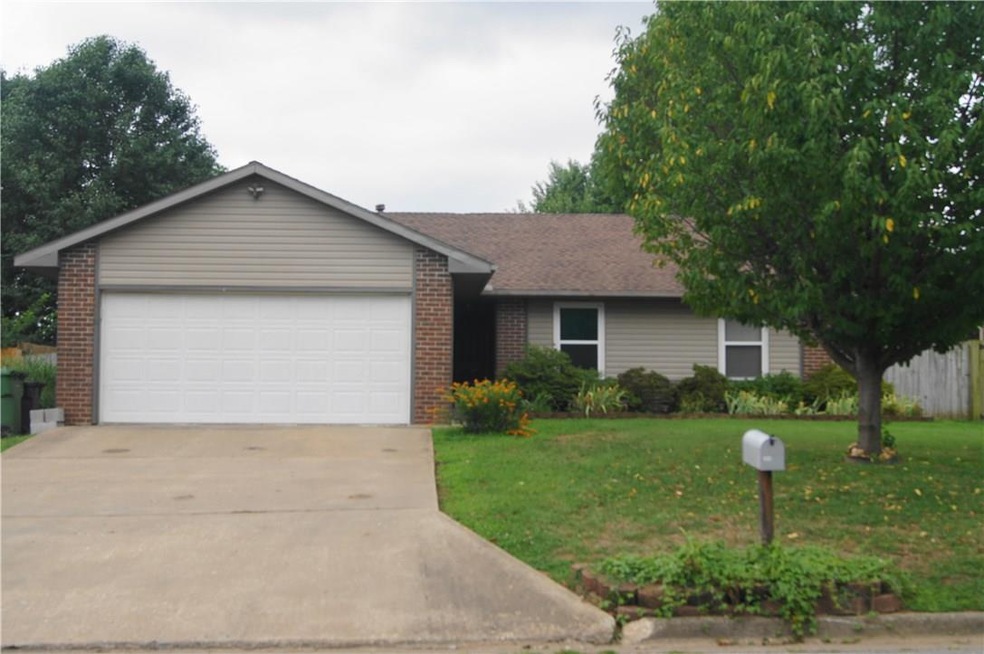 2810 W Center St, Rogers, AR 72756 - photo 1