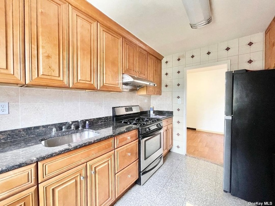 13820 31st Rd unit 5L, Flushing, NY 11354 - photo 1