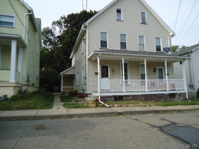 121 E Applegate Ave, Pen Argyl, PA 18072 - photo 1