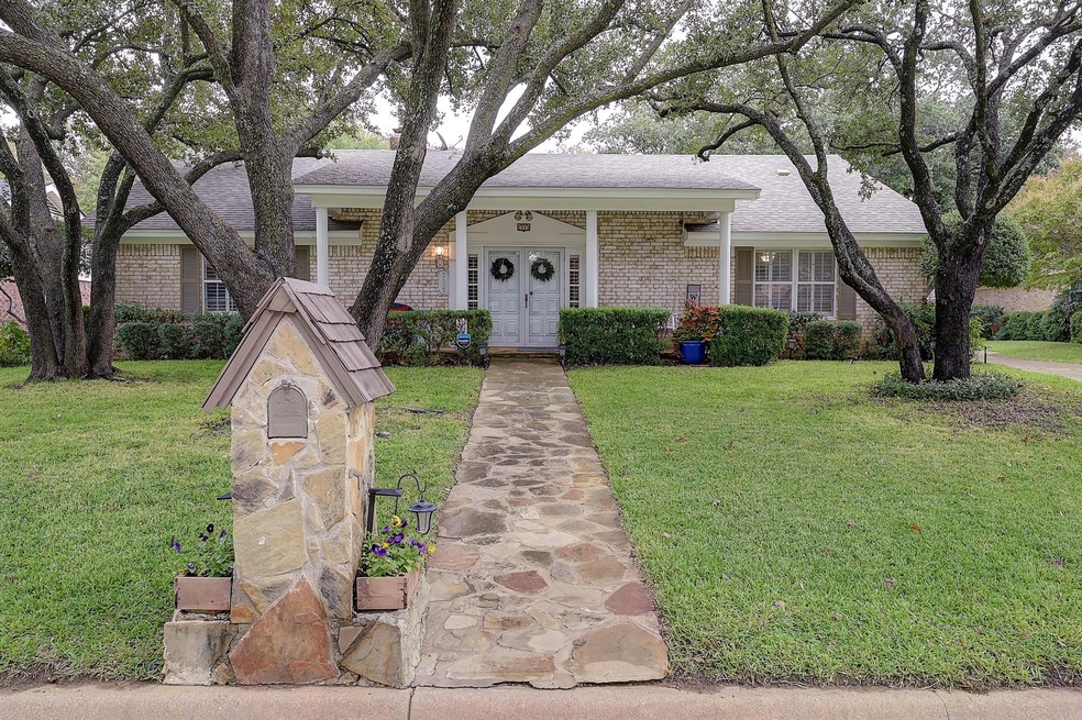 2900 Bedfordshire, Bedford, TX 76021 - photo 1
