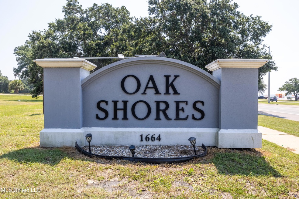 Oak Shores Condos-1