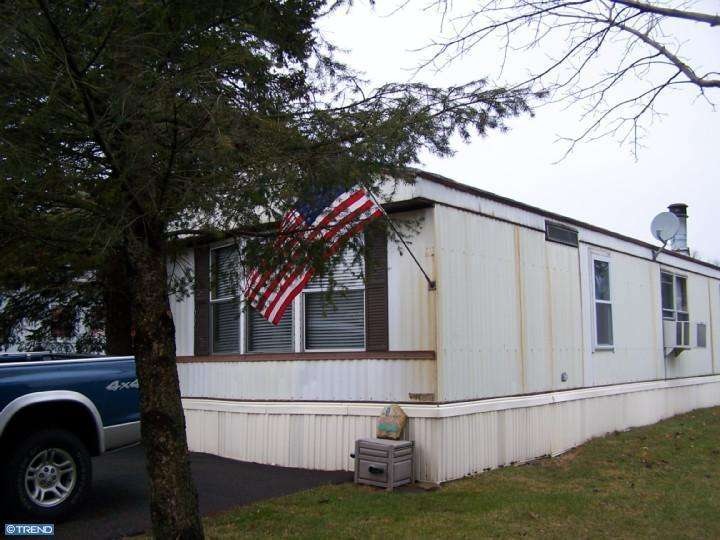 177 Liberty Cir, Hereford, PA 18056 - photo 1