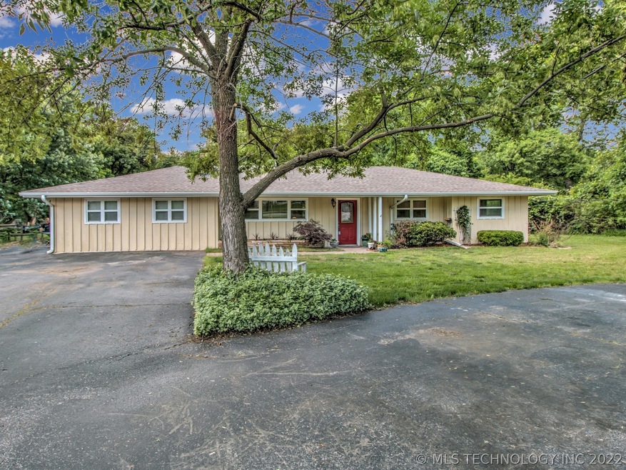 832 W Commercial St, Broken Arrow, OK 74012 - photo 1