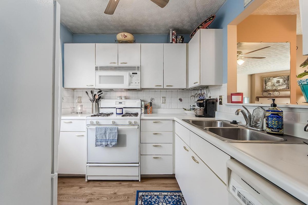 Open and bright kitchen