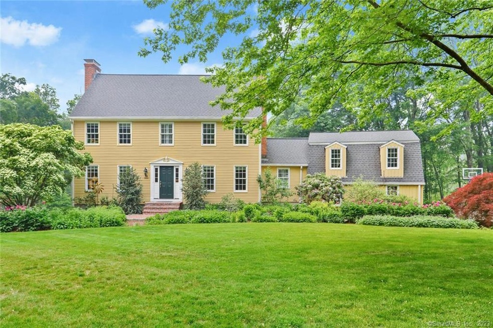 18 Willow Ct, Ridgefield, CT 06877 - photo 1