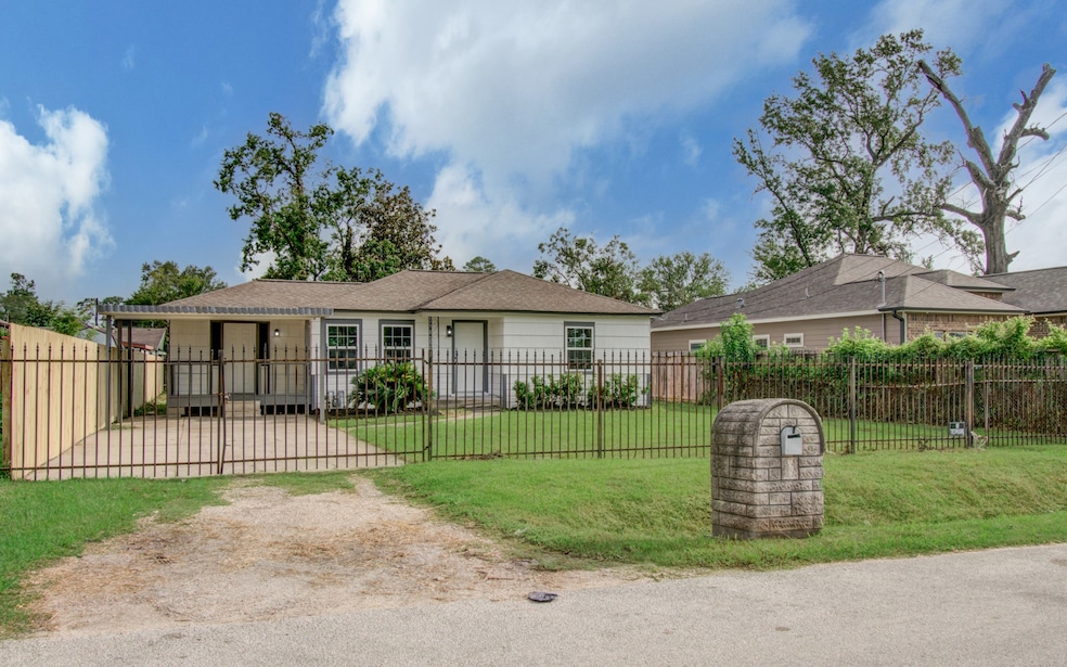 7209 S Hall St, Houston, TX 77028 - photo 1