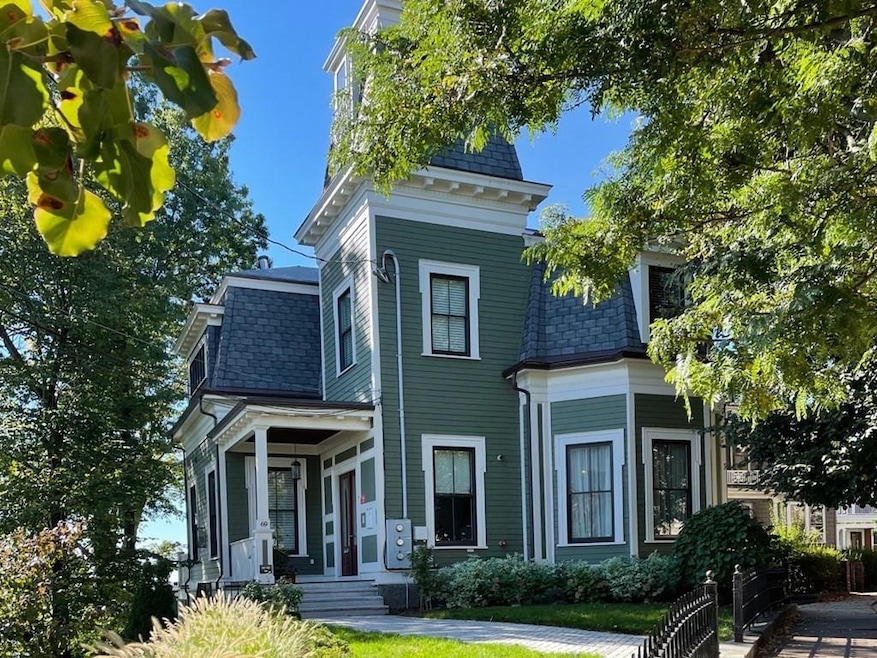 Sold $1,285,000 • Co-Listing Agent