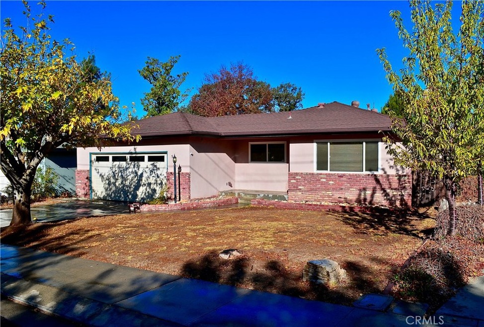 541 Moss Ave, Paso Robles, CA 93446 - photo 1