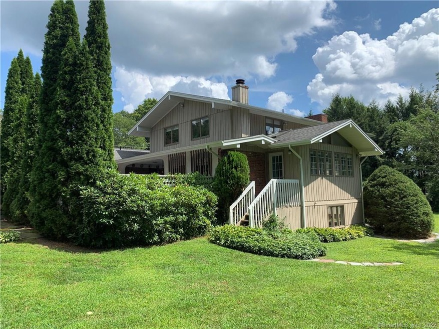 Rear view - gorgeous level lot - privacy and corne