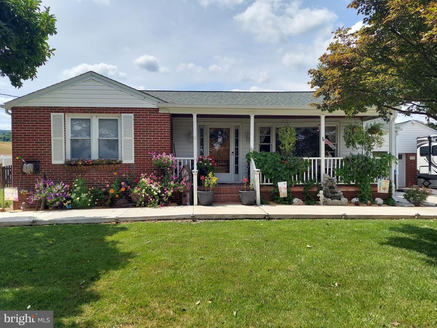 7632 Kemp Ln, Frederick, MD 21702 - photo 1