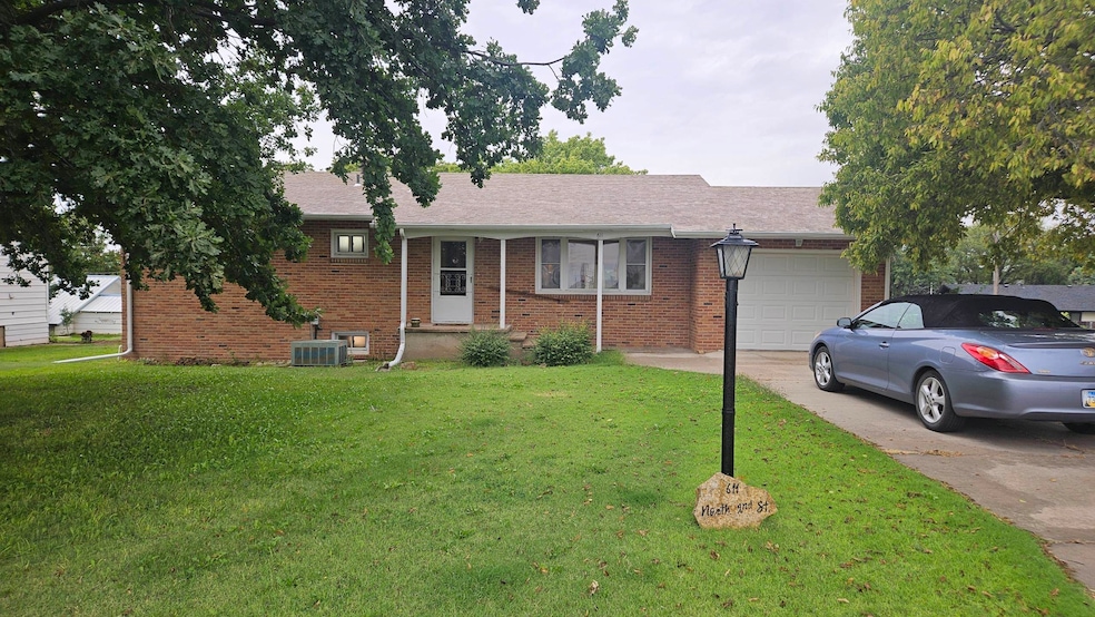 611 N 2nd St, Cimarron, KS 67835 - photo 1