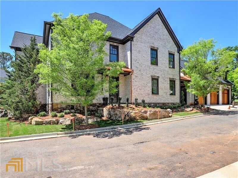 2589 Middle Coray Cir, Marietta, GA 30066 - photo 1