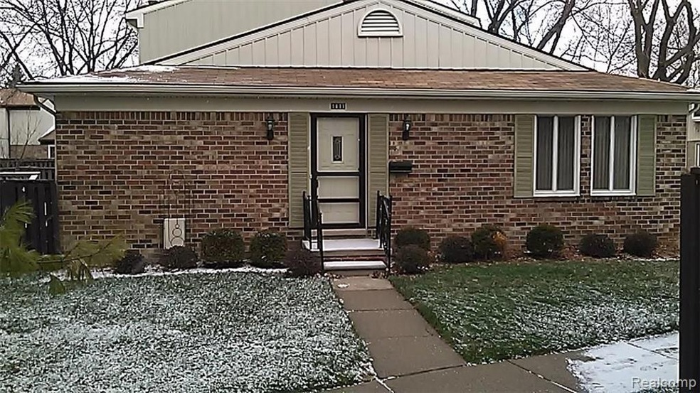 1811 Wickham St unit 151, Royal Oak, MI 48073 - photo 1