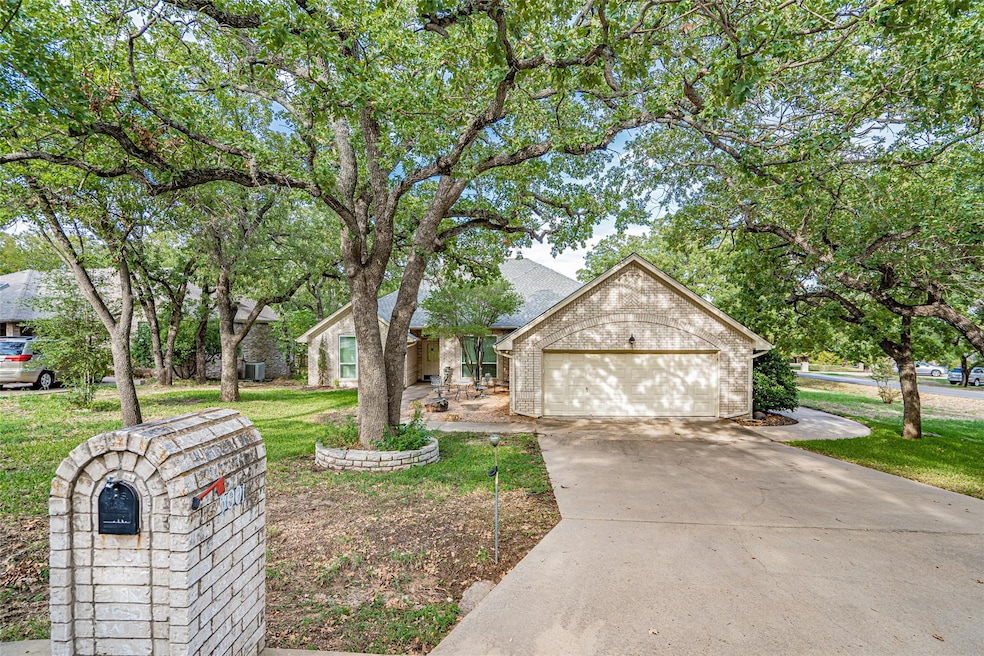 5001 Alamo Ct, Granbury, TX 76049 - photo 1