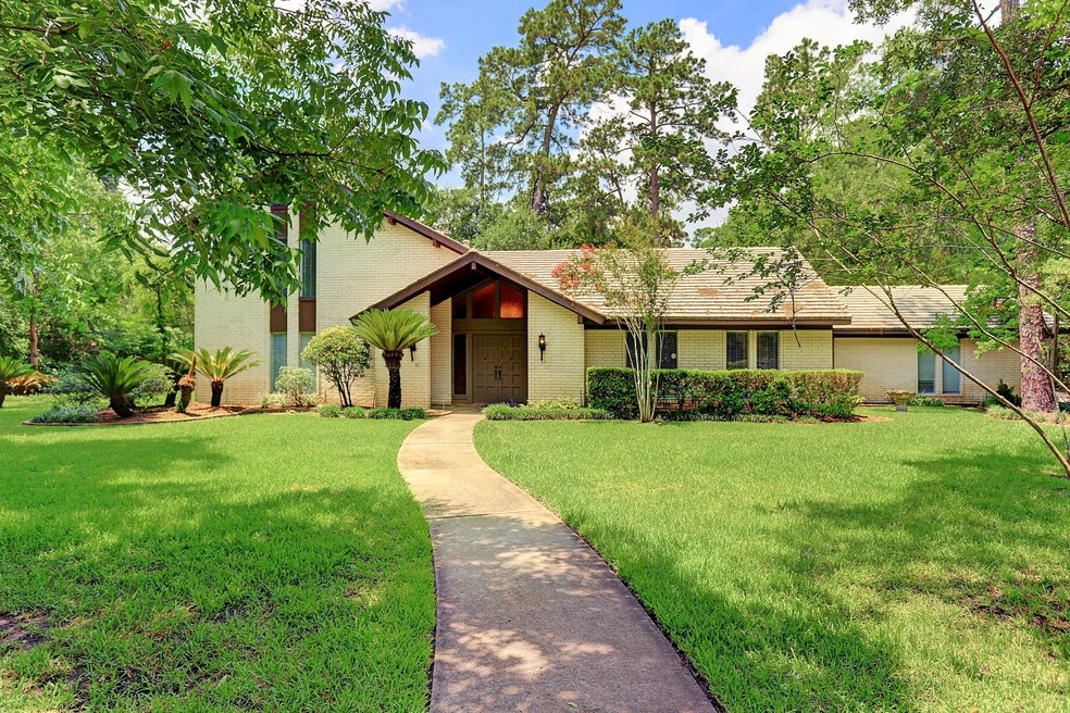 12011 Homewood Ln, Houston, TX 77024 - photo 1