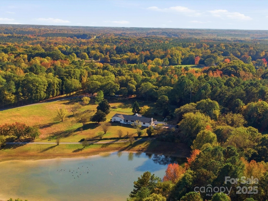 Under Contract $899,900