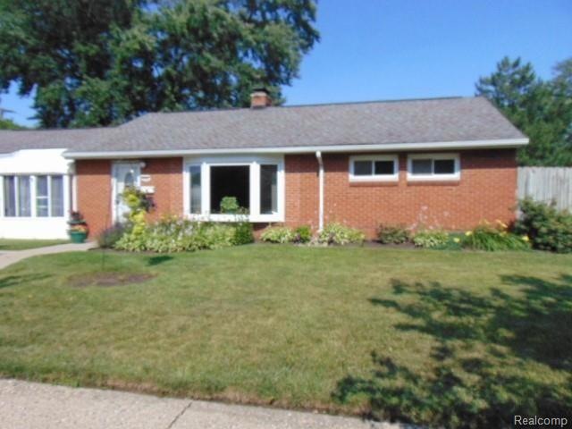 26220 Compson St, Roseville, MI 48066 - photo 1