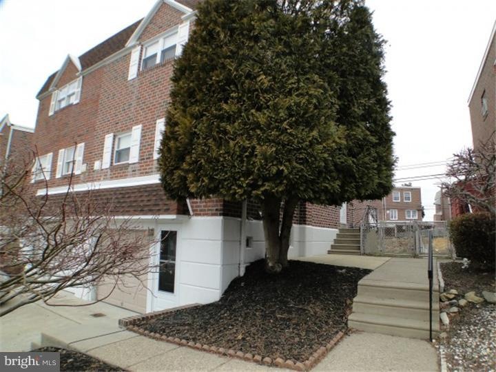 120 Meadow Ln, Philadelphia, PA 19154 - photo 1