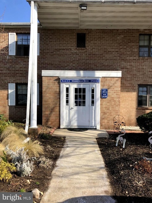 126 Woodstream Dr unit 126, Norristown, PA 19403 - photo 1