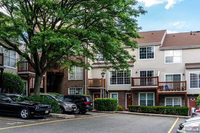 763 Charles Ct unit 209, Fort Lee, NJ 07024 - photo 1