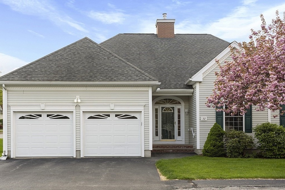 32 Hickory Crossing, Dracut, MA 01826 - photo 1